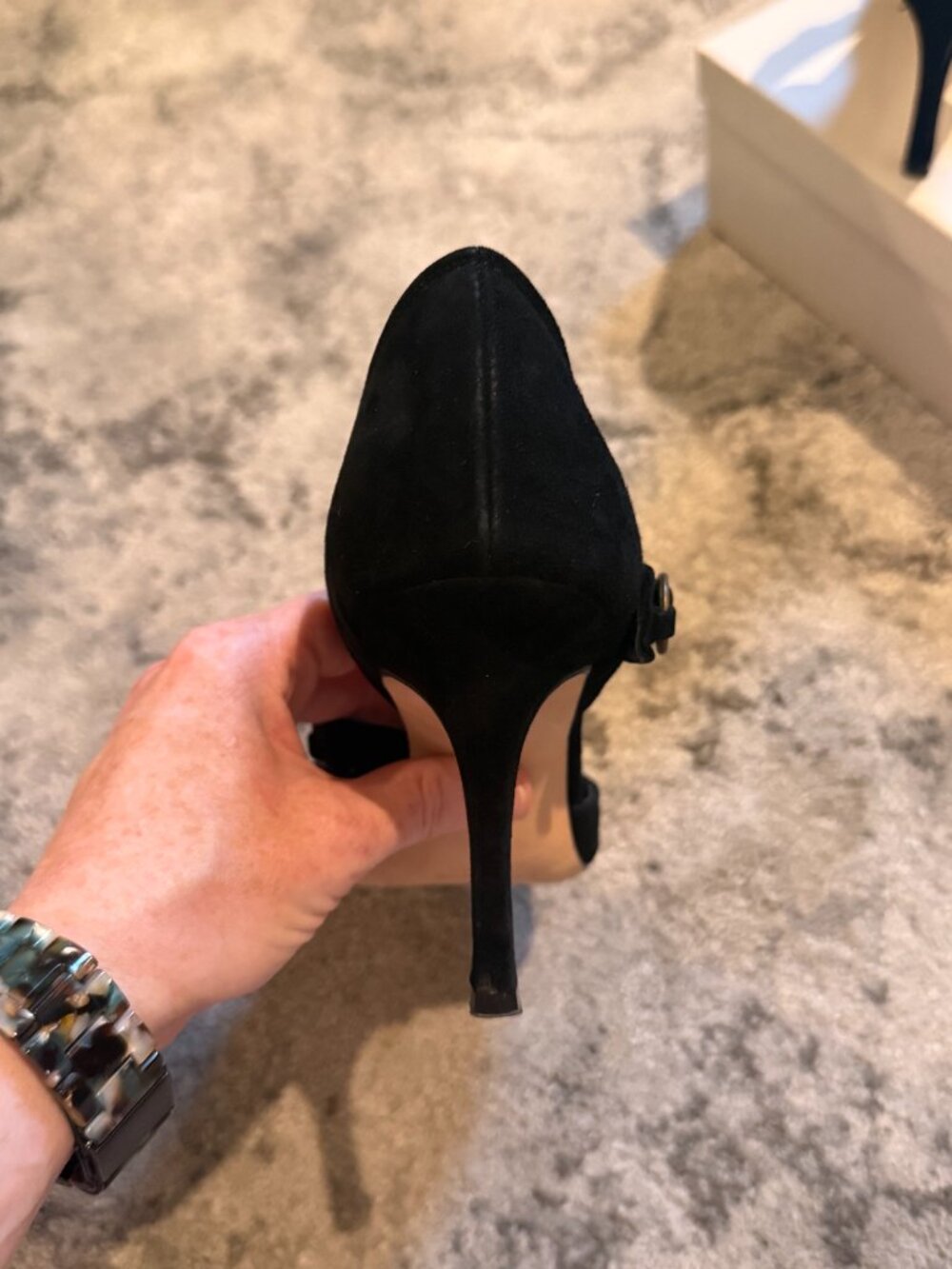 Beautiful Manolo Blahnik Heels in Black Suede - Picture 10 of 12